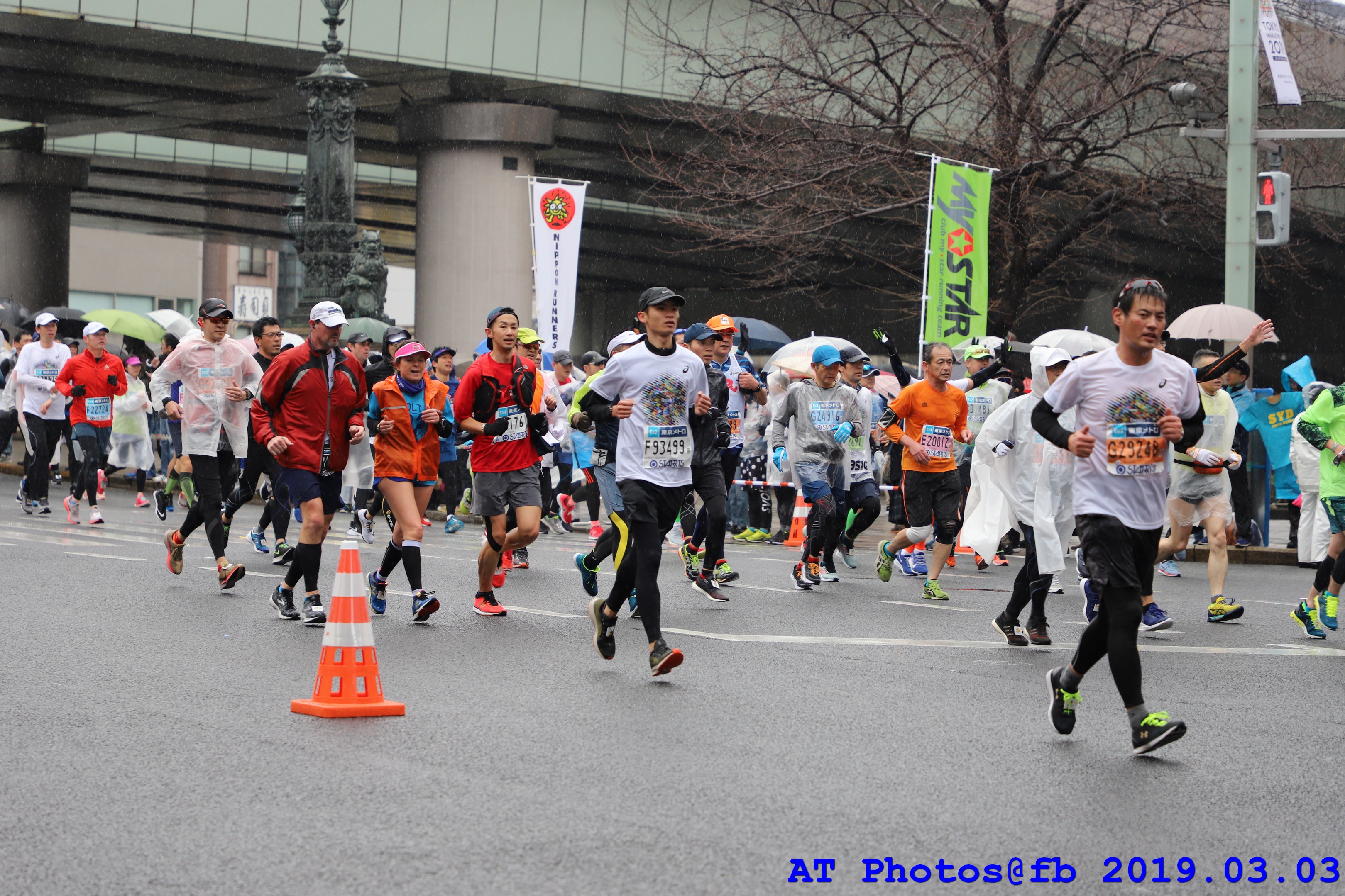 2019年成都摇滚马拉松燃情开跑 万余名跑者享受跑步和音乐的狂欢, image size:3240x2160